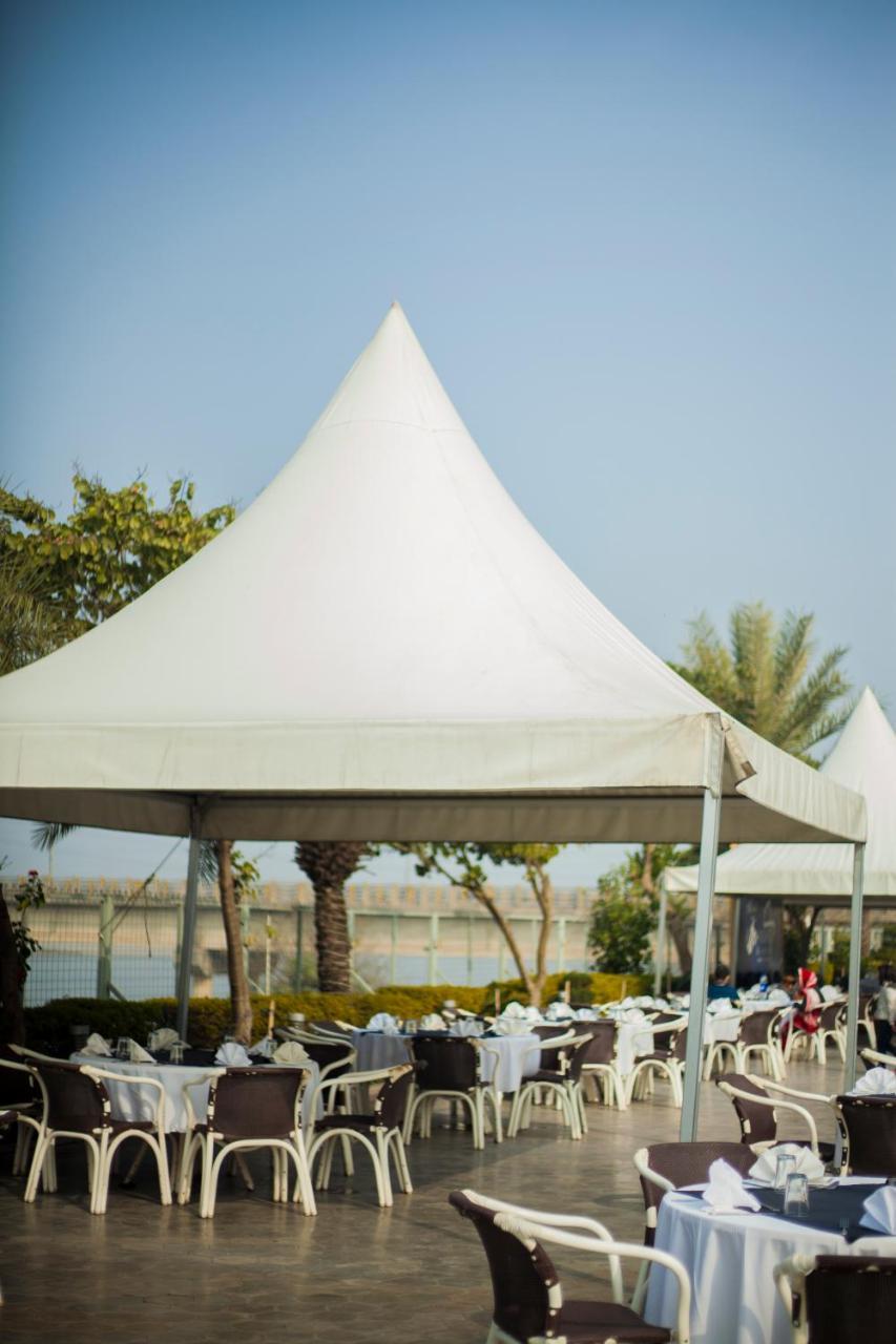 Hotel Akbars Kinara Gujrat Ngoại thất bức ảnh