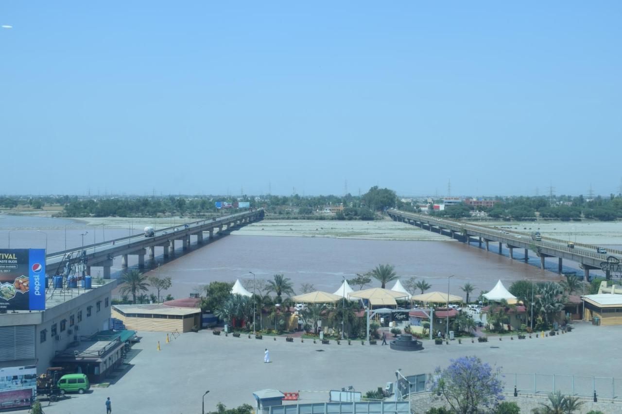 Hotel Akbars Kinara Gujrat Ngoại thất bức ảnh